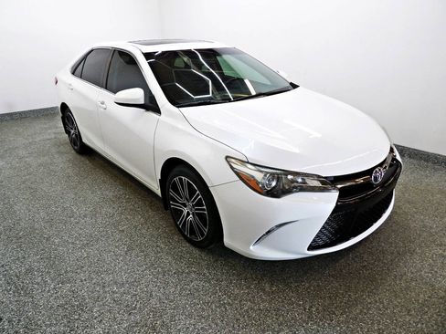 Used 2016 Toyota Camry SE FWD image 3