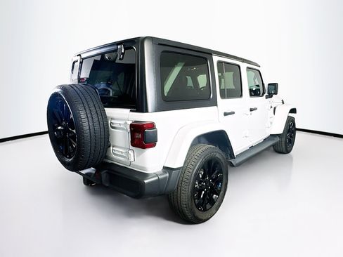 Used 2023 Jeep Wrangler Unlimited Sahara AWD/4WD image 9