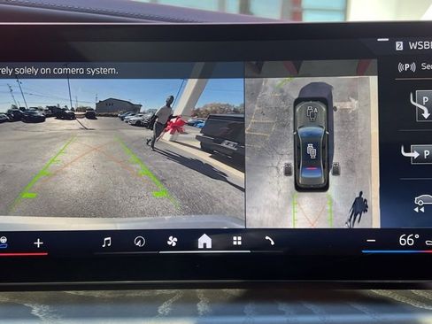 Used 2023 BMW i7 xDrive60 image 30