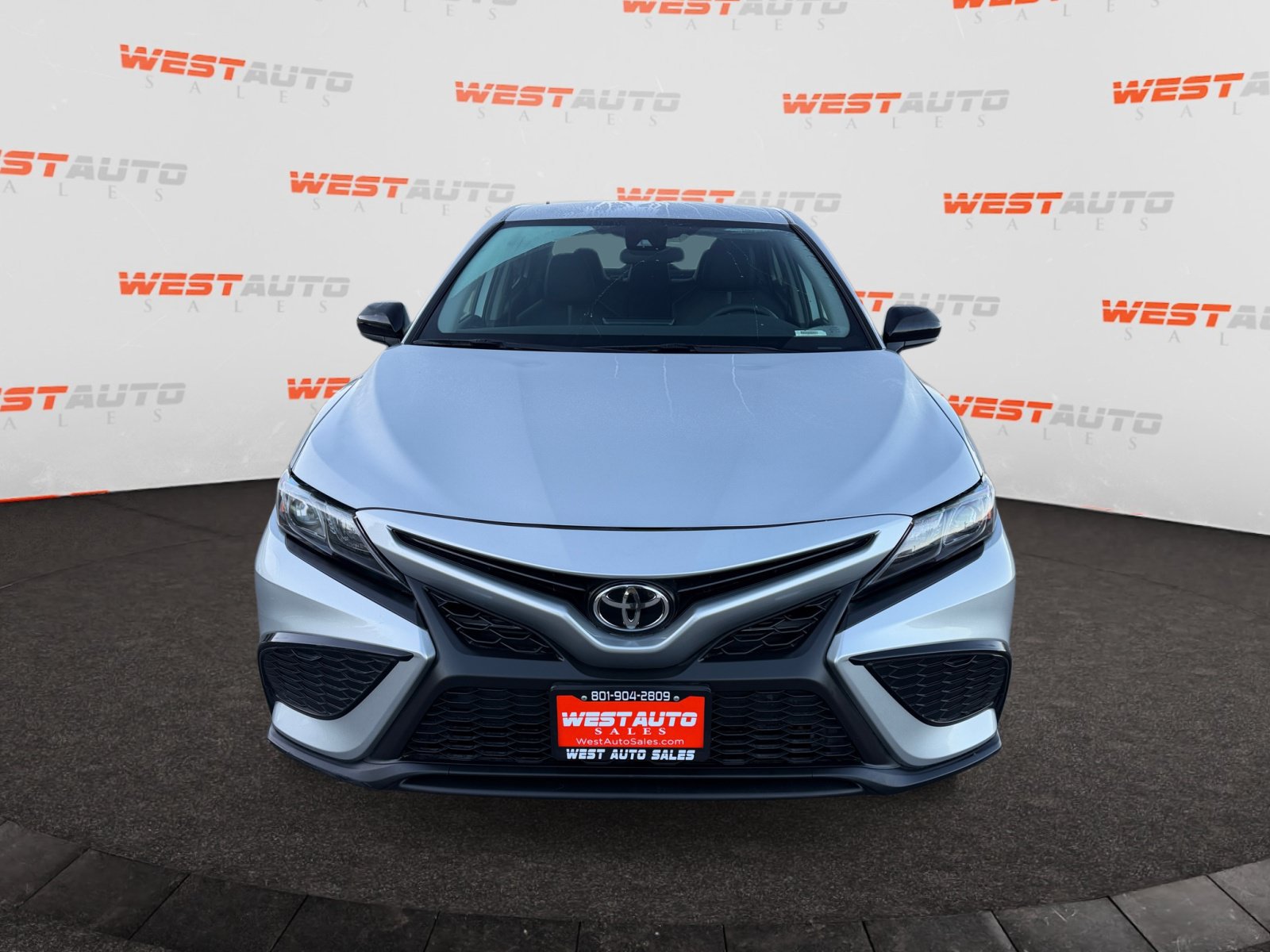 Used 2021 Toyota Camry SE w/ Carpet Mat Package (TMS) FWD image 8