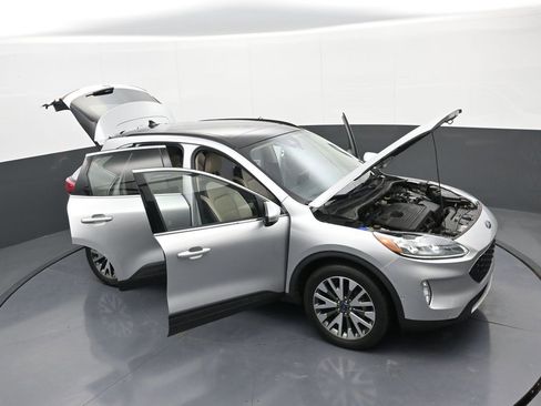 Used 2020 Ford Escape Titanium image 37