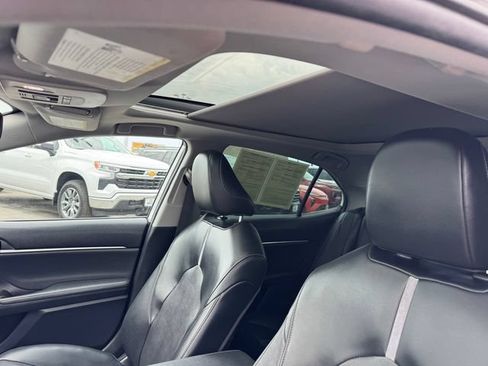 Used 2022 Toyota Camry XSE FWD image 14