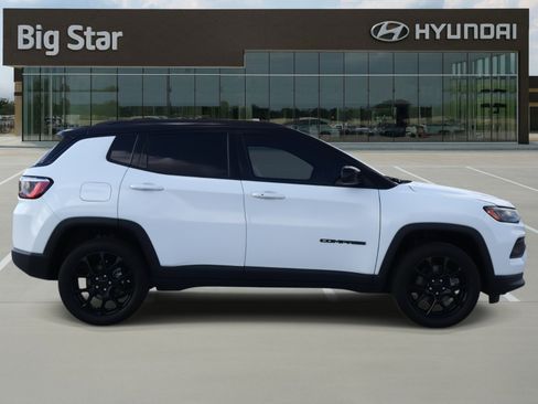 Used 2024 Jeep Compass Latitude w/ Altitude Special Edition image 5