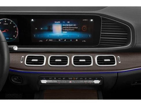 Used 2021 Mercedes-Benz GLS 450 4MATIC image 24