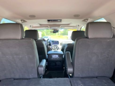 Used 2019 GMC Yukon SLT w/ Premium Edition AWD/4WD image 35