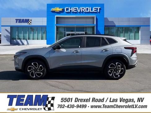 Certified 2024 Chevrolet Trax RS w/ Driver Confidence Package FWD image 1