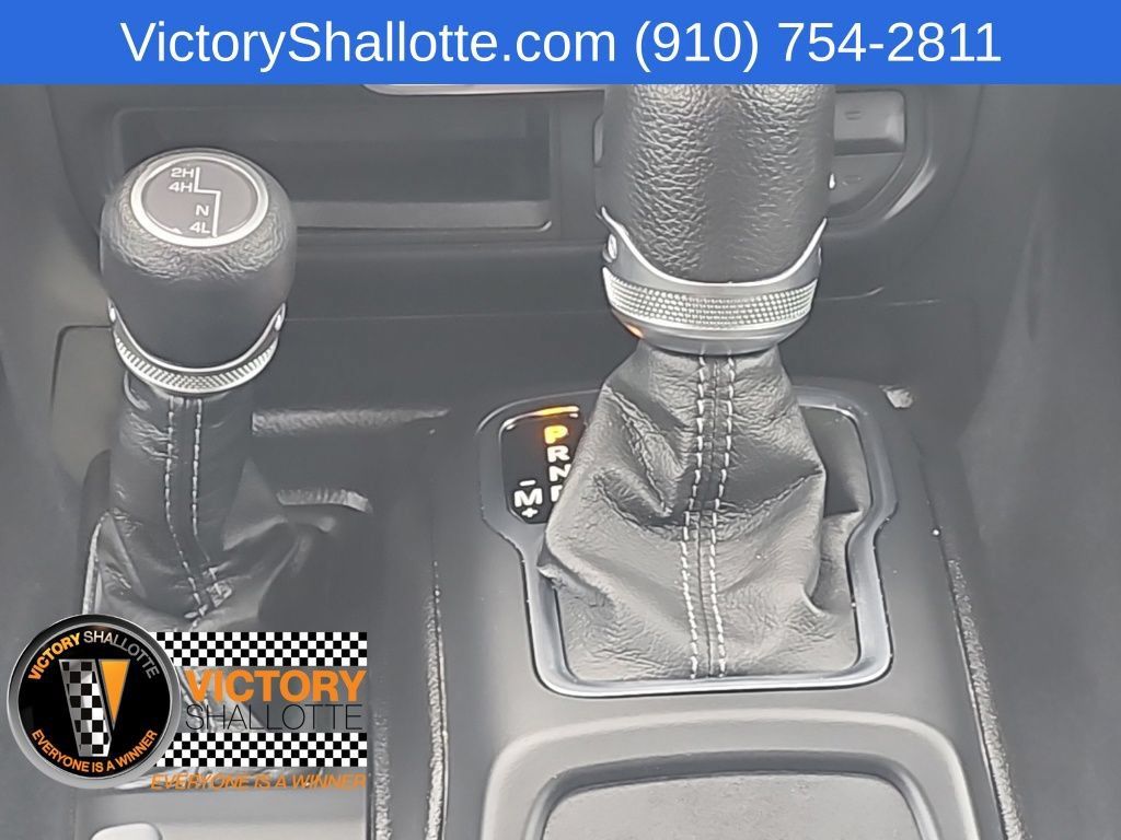 Used 2024 Jeep Wrangler Unlimited Sport AWD/4WD image 6
