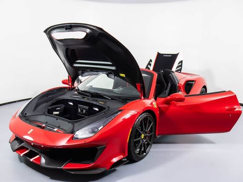 Certified 2020 Ferrari 488 Pista Spider image 34