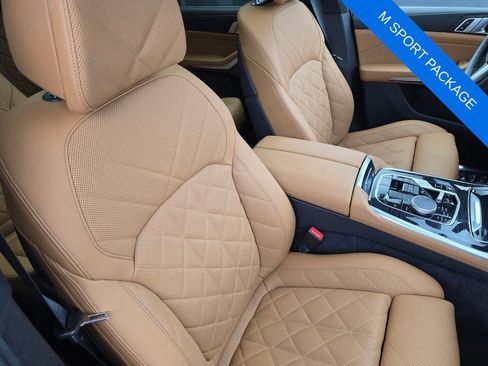 Used 2025 BMW X7 xDrive40i w/ M Sport Package image 32