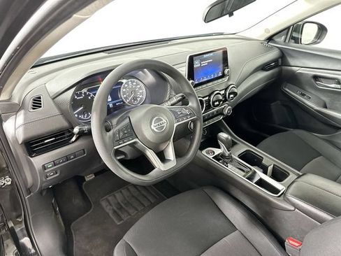 Used 2023 Nissan Sentra SV FWD image 3