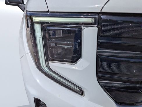 Used 2024 GMC Sierra 1500 Elevation w/ LPO, Elevation Black Package AWD/4WD image 9
