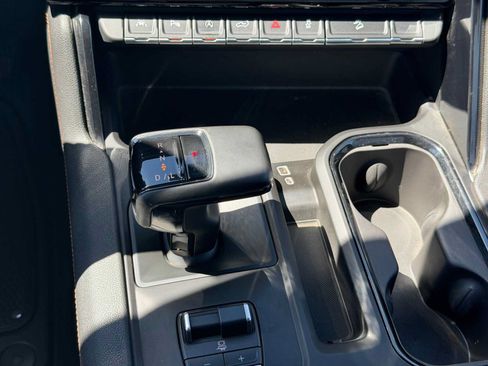 Used 2023 GMC Sierra 1500 AT4 AWD/4WD image 19
