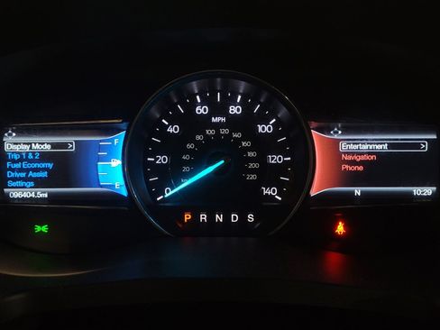 Used 2017 Ford Explorer XLT w/ Equipment Group 201A AWD/4WD image 23