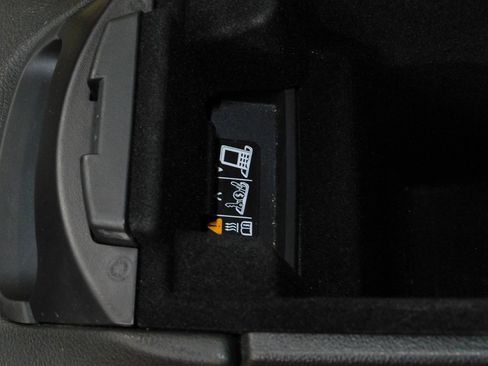 Used 2018 Cadillac XT5 AWD image 42