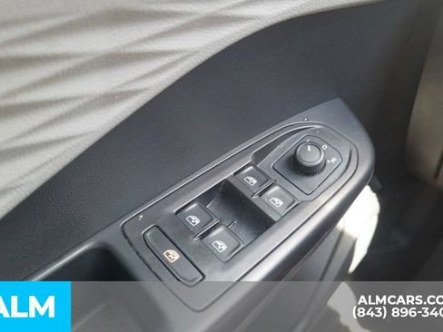 Used 2024 Volkswagen Taos S FWD image 31
