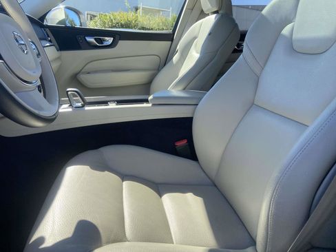 Certified 2023 Volvo XC60 B5 Plus w/ Climate Package image 17