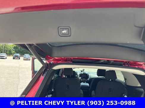 Used 2020 Chevrolet Traverse LT FWD image 22
