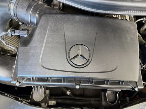 Used 2020 Mercedes-Benz Metris Passenger w/ Premium Safety Package image 36