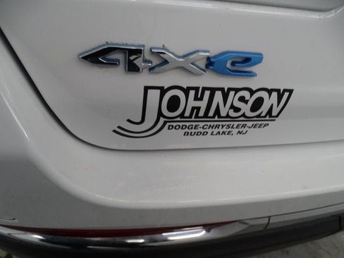 Certified 2023 Jeep Grand Cherokee 4WD 4xe w/ Luxury Tech Group II image 28