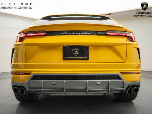 Used 2022 Lamborghini Urus image 17