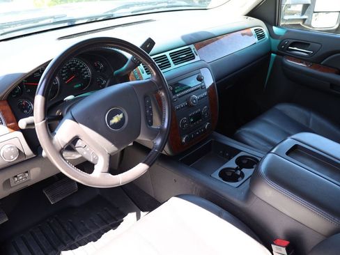 Used 2008 Chevrolet Silverado 2500 LTZ w/ Safety Package AWD/4WD image 12
