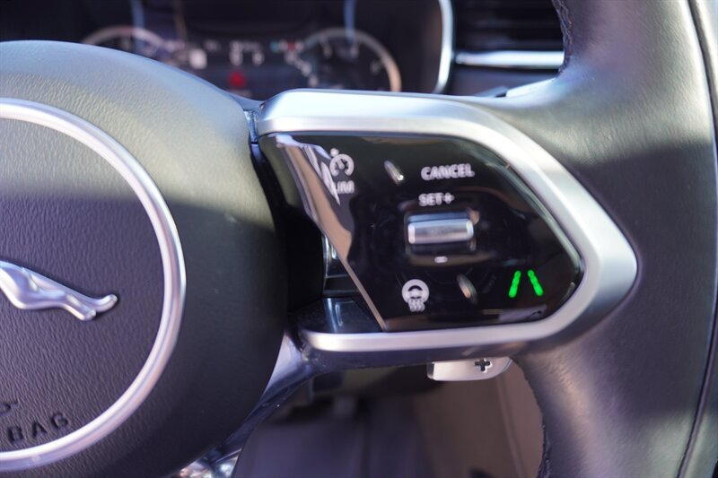 Used 2022 Jaguar F-PACE S AWD/4WD image 13