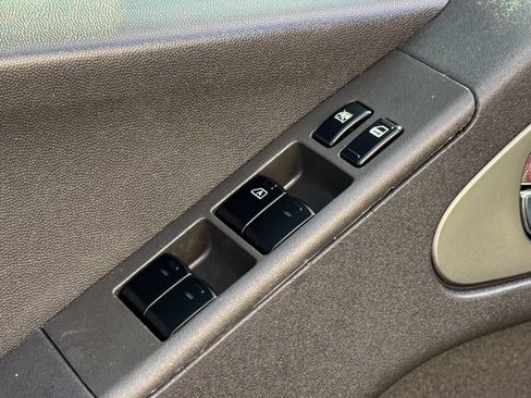 Used 2018 Nissan Frontier PRO-4X image 26