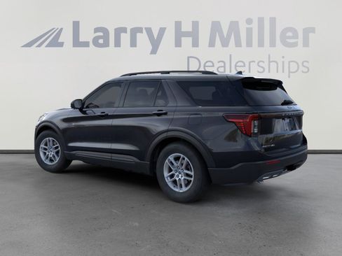 New 2026 Ford Explorer Active image 4
