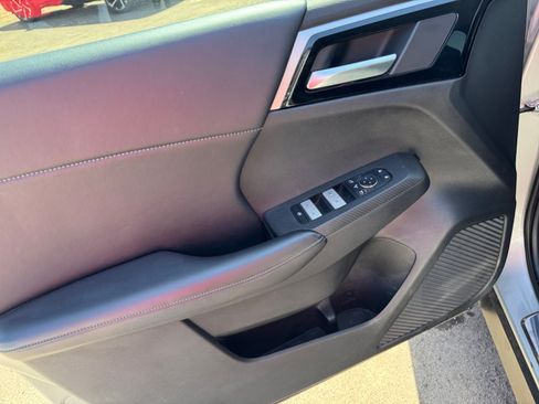 Used 2024 Mitsubishi Outlander SE FWD image 11