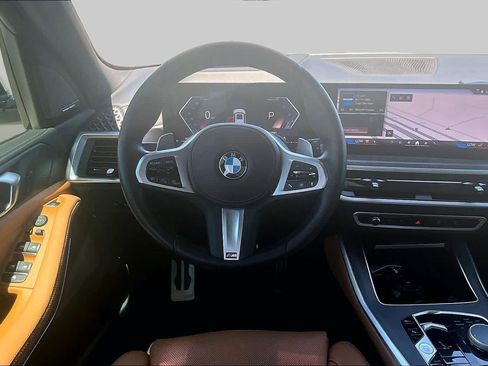Used 2024 BMW X5 xDrive40i w/ M Sport Package AWD/4WD image 5