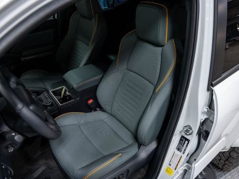 Used 2025 Toyota 4Runner Trailhunter image 77