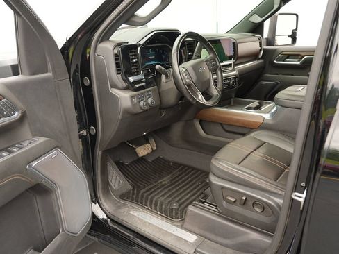Used 2024 Chevrolet Silverado 3500 High Country w/ High Country Premium Package AWD/4WD image 13
