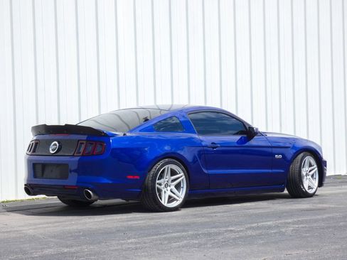 Used 2013 Ford Mustang GT image 3