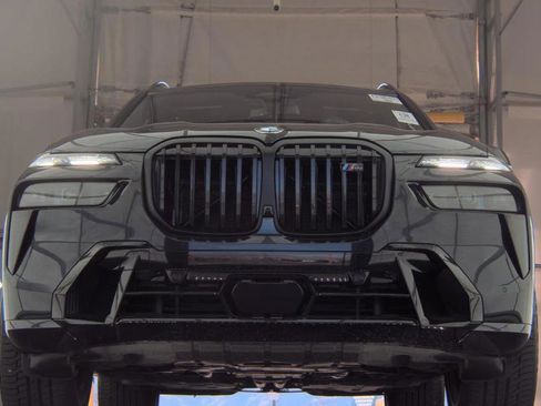 Used 2024 BMW X7 M60i w/ Executive Package image 3