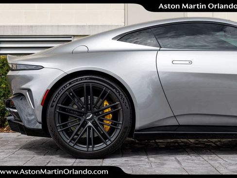 Used 2025 Aston Martin V8 Vantage Coupe image 18
