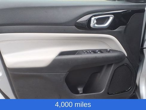 Used 2024 Jeep Compass Limited AWD/4WD image 8