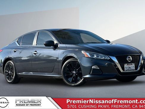 Used 2022 Nissan Altima 2.5 SV FWD image 1