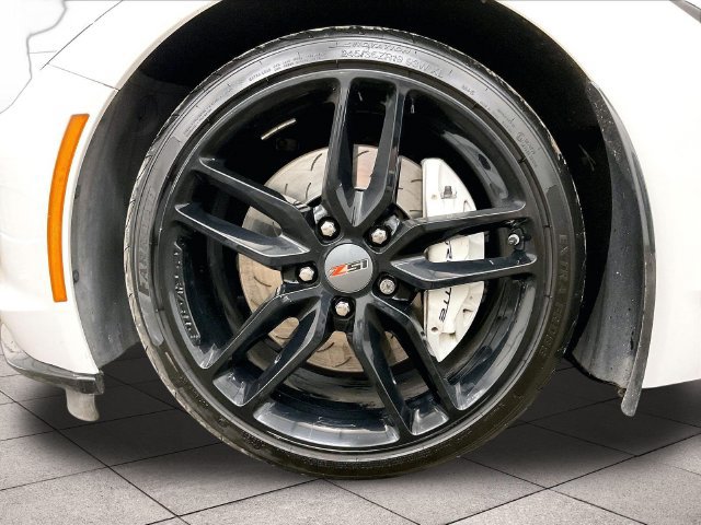 Used 2015 Chevrolet Corvette Stingray Coupe w/ Battery Protection Package RWD image 8