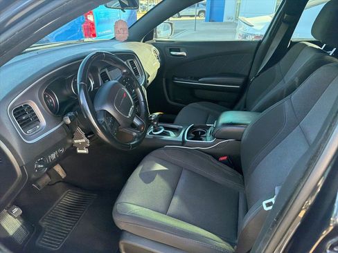 Used 2019 Dodge Charger SXT image 11