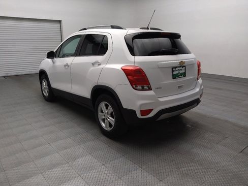 Used 2020 Chevrolet Trax LT w/ LT Convenience Package FWD image 5