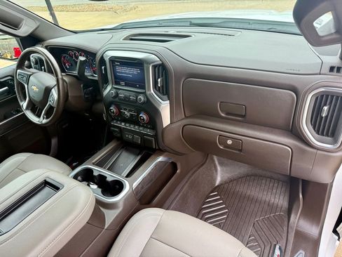 Used 2021 Chevrolet Silverado 1500 LTZ w/ Safety Package II AWD/4WD image 10
