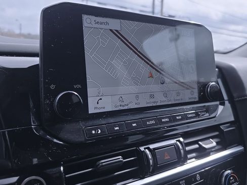 Used 2023 Nissan Pathfinder SL w/ Black Appearance Package image 28