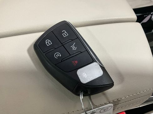 Used 2023 Buick Envision Avenir image 10