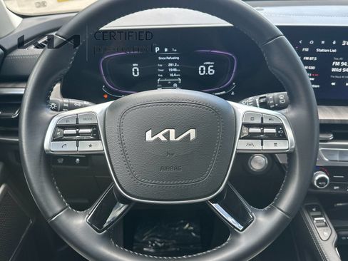 Certified 2023 Kia Telluride EX w/ EX Captain's Chair Package FWD image 26