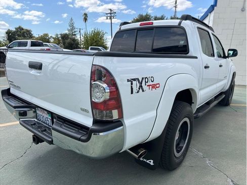 Used 2011 Toyota Tacoma 4x4 Double Cab w/ TRD Off-Road Pkg w/JBL Audio image 10