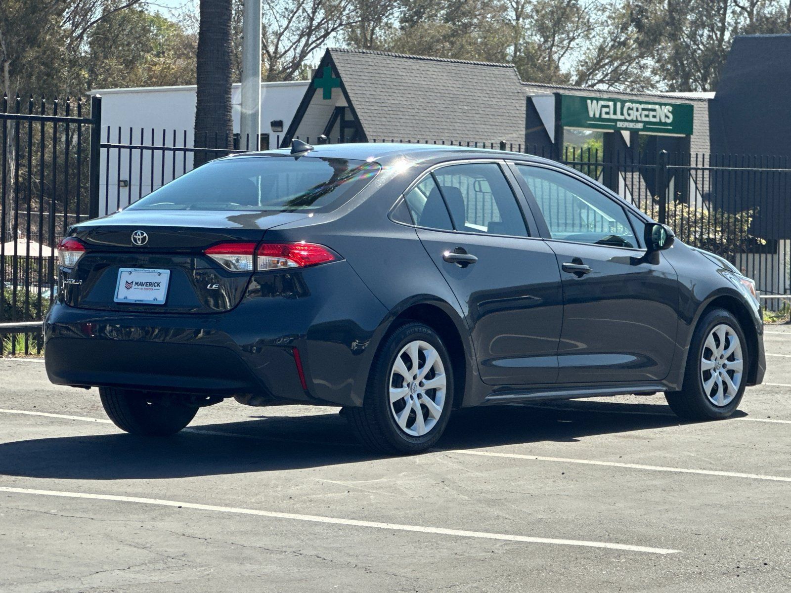 Used 2024 Toyota Corolla LE FWD image 5