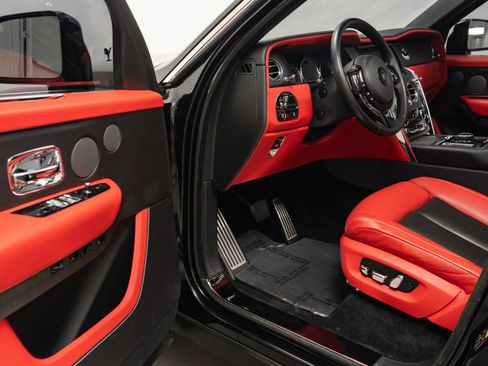 Used 2020 Rolls-Royce Cullinan AWD/4WD image 23