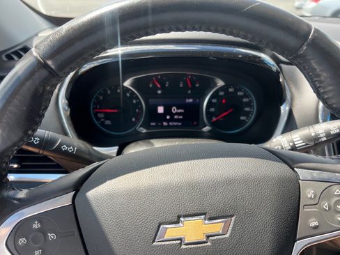Used 2020 Chevrolet Traverse LT w/ LT Premium Package FWD image 11