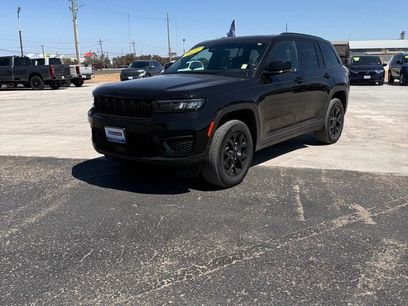 Used 2025 Jeep Grand Cherokee Altitude