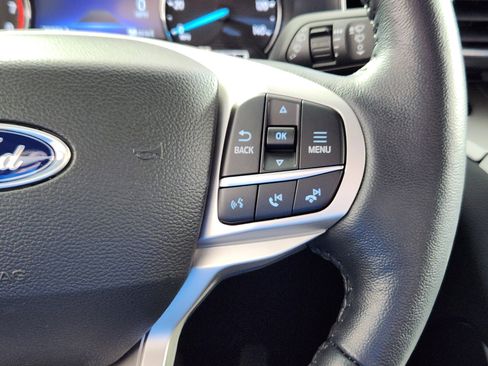 Used 2023 Ford Explorer XLT w/ Equipment Group 202A AWD/4WD image 19
